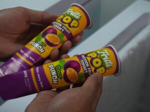 Frutipop on hand